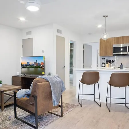 Modern Unit 5 Min To Downtown Austin Apartment
